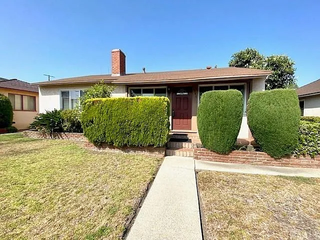 2546 Midvale Ave — Photo 3