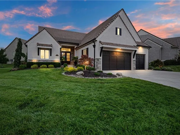 14940 Chadwick St, Overland Park, KS 66224