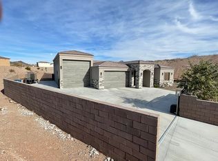 2925 Kolob Canyon Dr, Bullhead City, AZ 86429