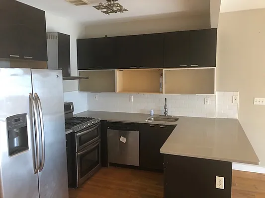 Sold by Peerless Properties Corp | media 4