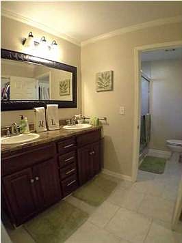 4th image of 4832 Jennifer Ln