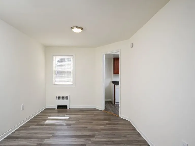 Penzel Manor Apartments — Photo 16
