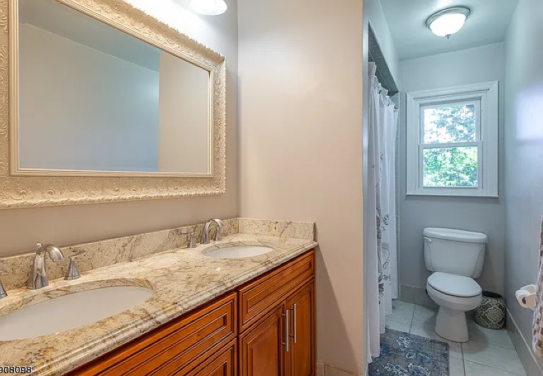 14 Ash Ln — Photo 12