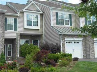 1220 Hustis Dr, Fishkill, NY 12524
