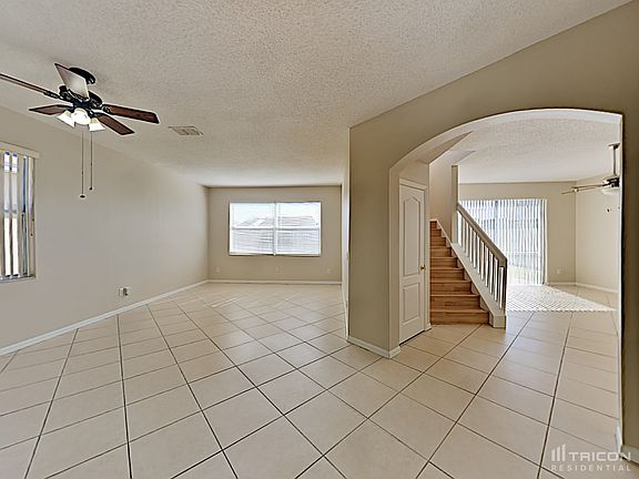 3rd image of 826 Whispering Cypress Ln