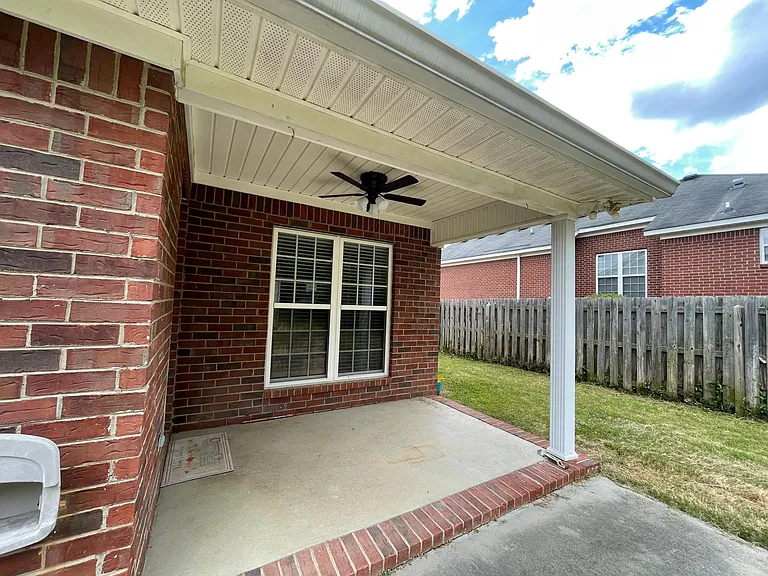 307 Starling Dr — Photo 17