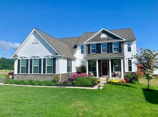 8428 Diamond Run Ct, Seven Valleys, PA 17360