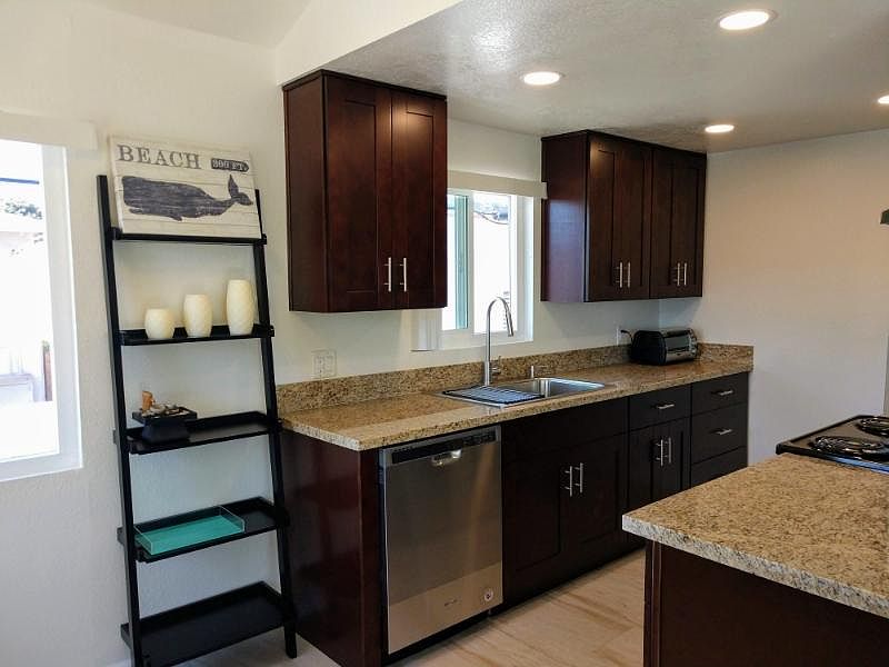 1st image of 1070 Grand Ave APT 4