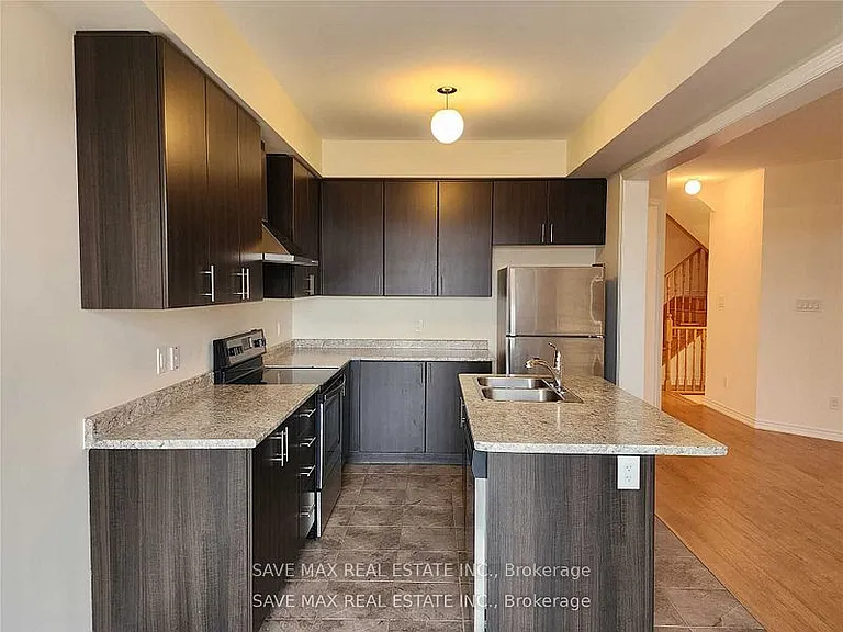 51 Wagner Cres — Photo 6