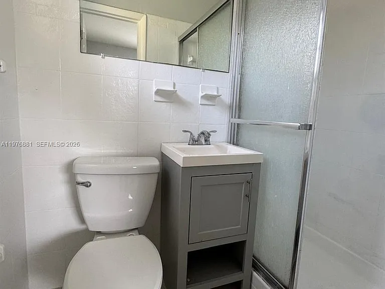 16981 NE 8th Ct — Photo 7