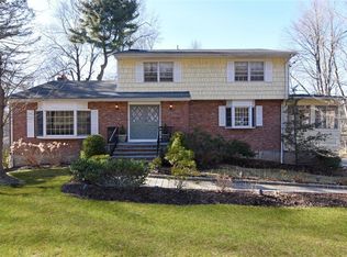 639 Scarborough Rd, Briarcliff Manor, NY 10510