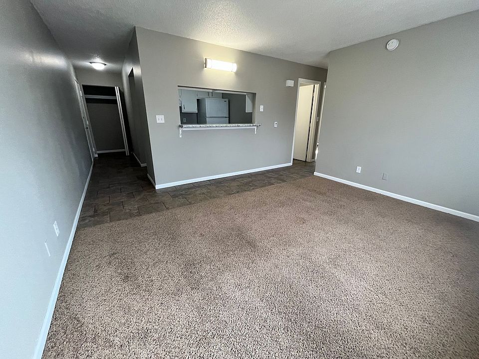 1st image of 1009 W 26th St #8