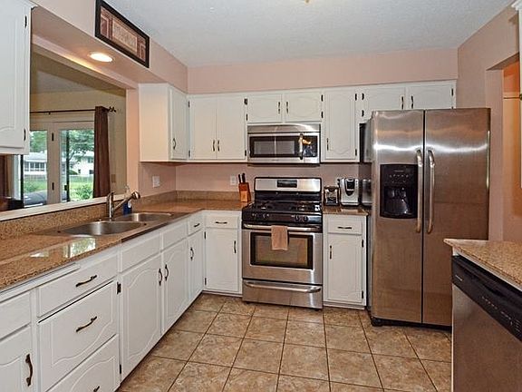 5th image of 1399 Price Ave E