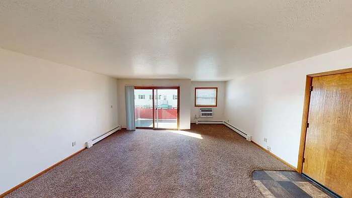 305 Ryan Dr #8 — Photo 4