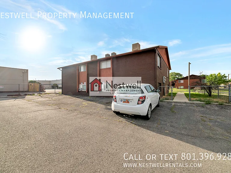 1881 W Lake Park Dr #3 — Photo 31