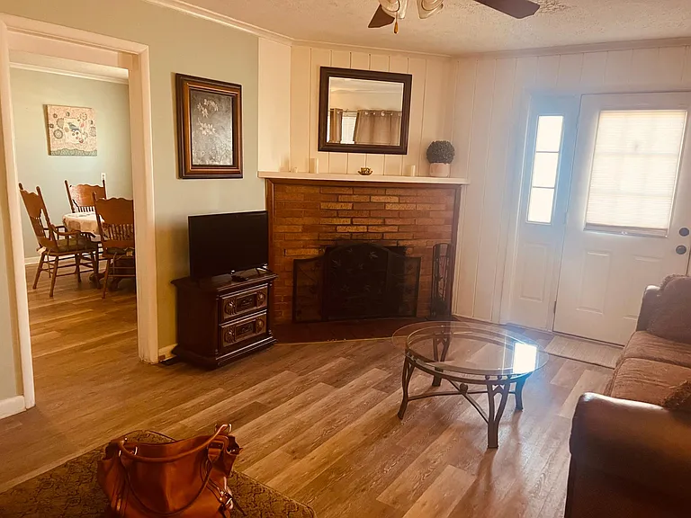 Cozy working fireplace for cold winter nights!