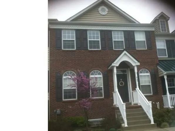 2103 Hidden Meadows Ave, Pennsburg, PA 18073