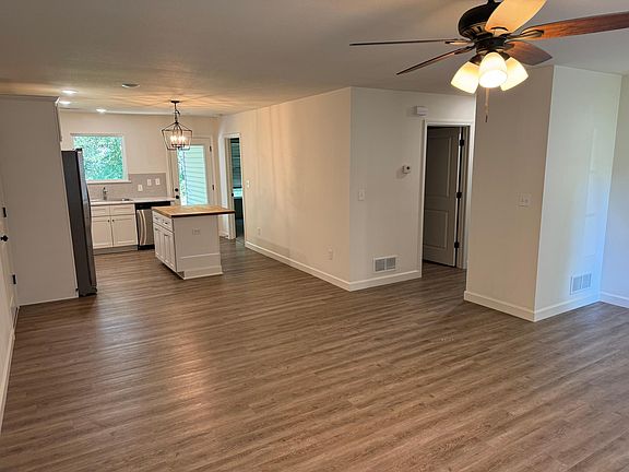 5th image of 361 N Sunny Side Ct