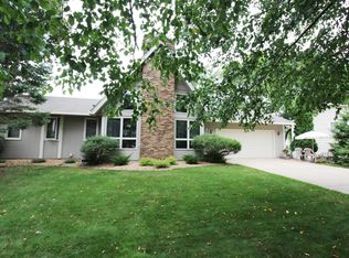 581 Kent Cir, Shoreview, MN 55126