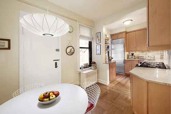 Sold by Stribling | media 3