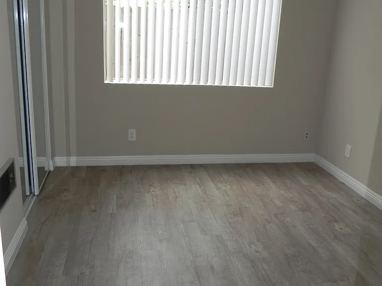 Chapman Villas Apartments — Photo 64