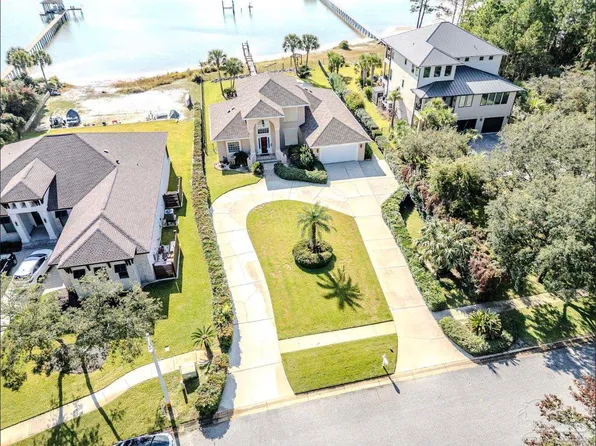 2012 Pritchard Point Dr, Navarre, FL 32566