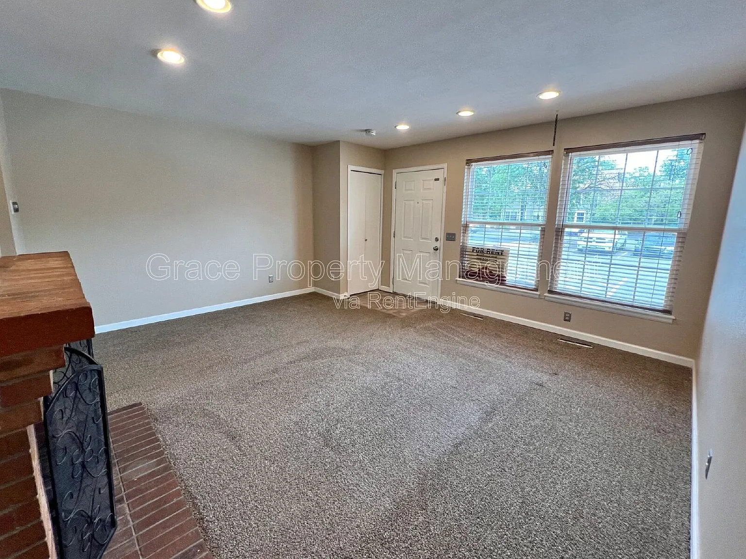 2 bed, 1.5 bath, 1776 sqft, $1,925 — Photo 3