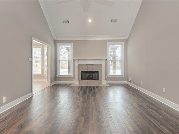 4th image of 1376 Hunters Mill Trl