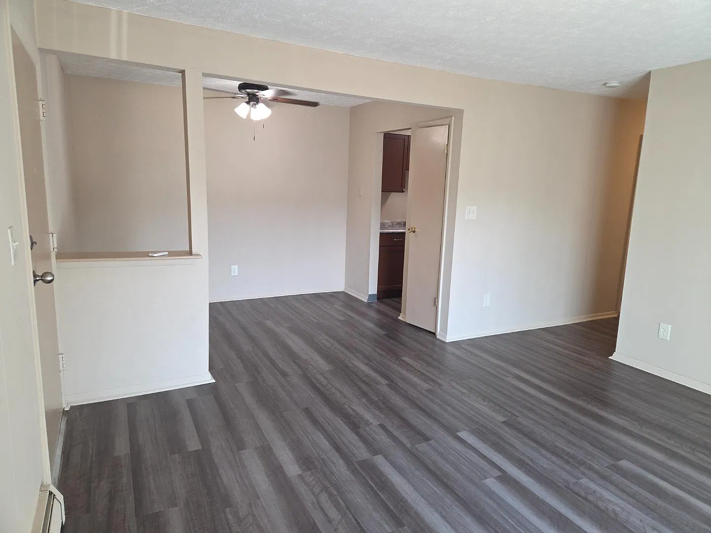 2-30 Chateau Place - 30-5 — Photo 1