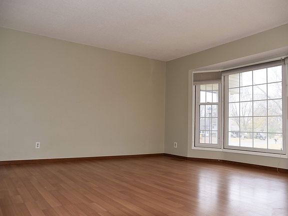 5th image of 16579 Galaxie Way