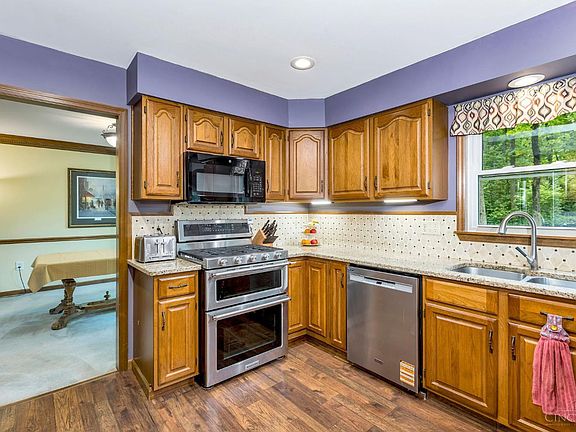 2nd image of 5969 Oakland Gardens Ct