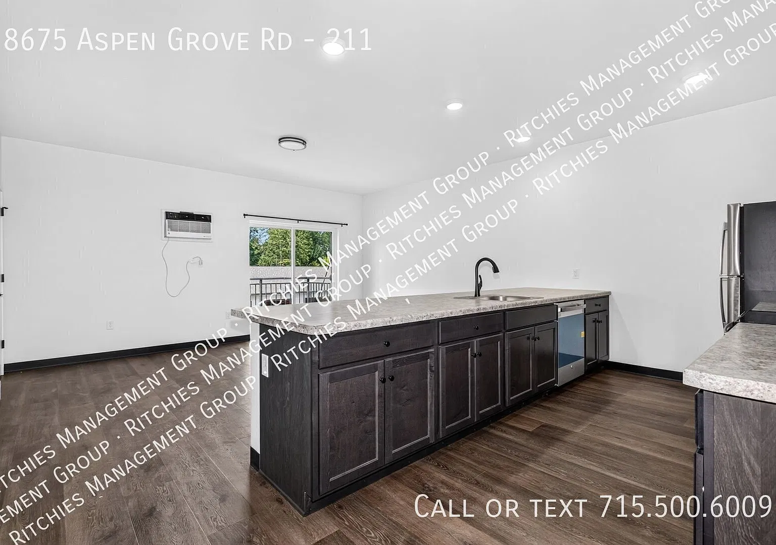 Brand-New Large Open-Concept 1 Bedroom Apartment with Garage & In-Unit Laundry — Photo 1