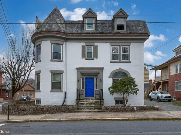 3 W Stiegel St, Manheim, PA 17545