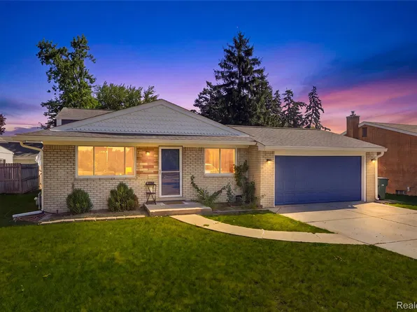 8517 Plumbrook Rd, Sterling Heights, MI 48313