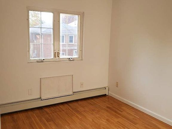 4th image of 42-16 Corporal Kennedy St #2