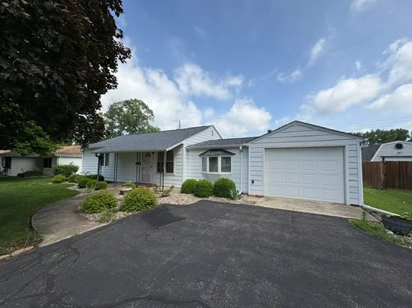 836 E Locust St, Watseka, IL 60970