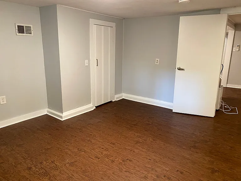1002 N Aurora St — Photo 2