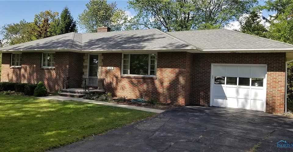 1st image of 618 Valley Dr