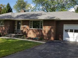 618 Valley Dr, Rossford, OH 43460
