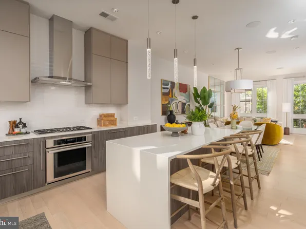 306 S Union St, Alexandria, VA 22314