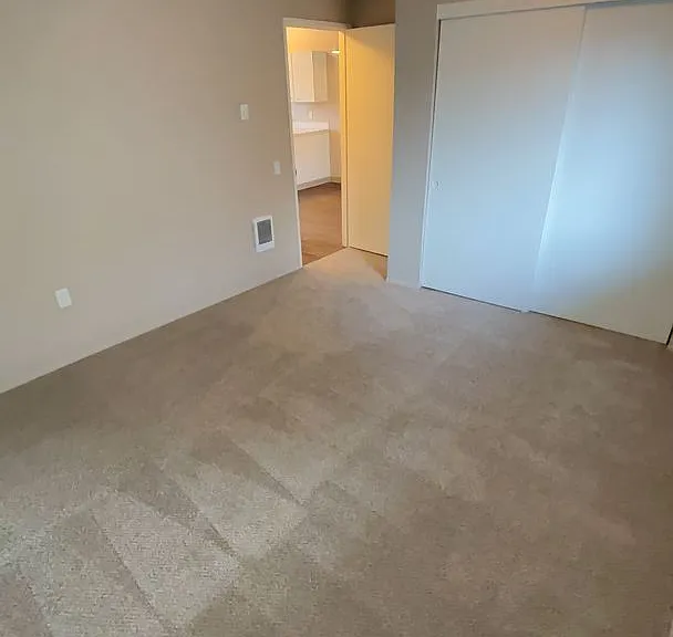 1401 N Springbrook Rd — Photo 32