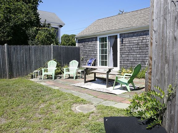 5th image of 2653 Main St