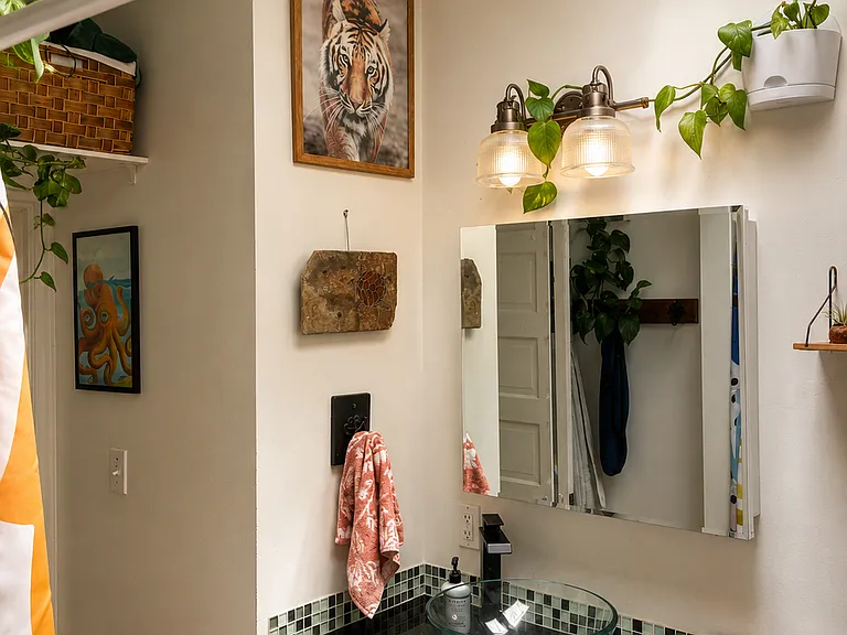 2801 N Franklin St — Photo 14