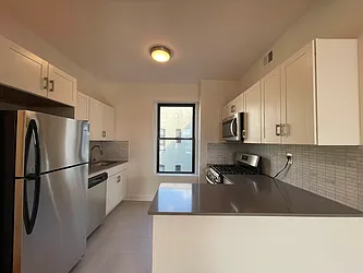 Rented by Hillel Realty Group