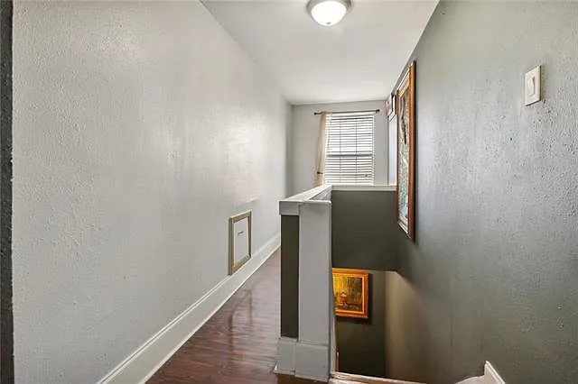 1136 Touro St — Photo 26
