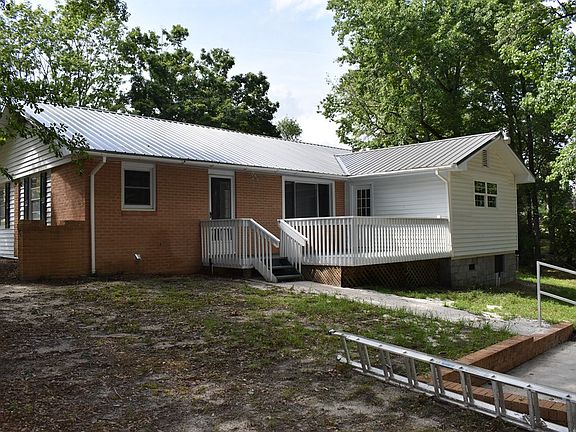 2nd image of 215 Dogwood Dr