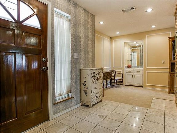 4th image of 4905 Alicia Dr