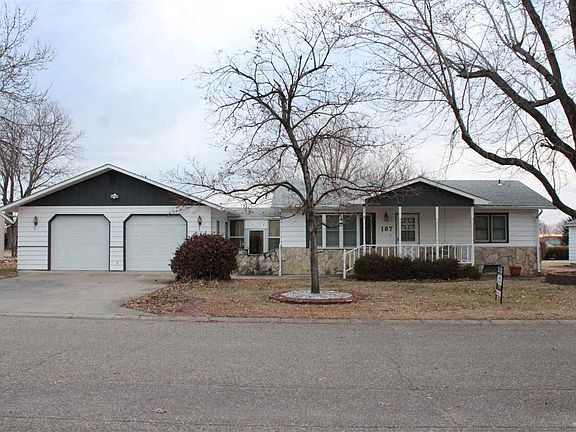 2nd image of 107 Westwood Dr