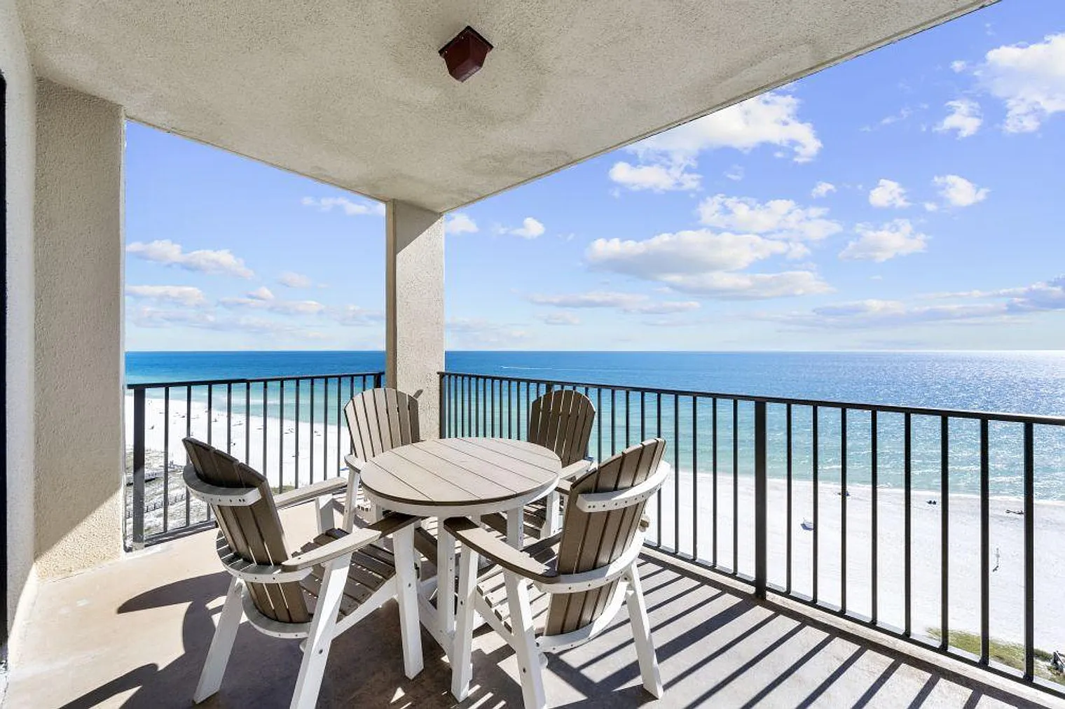 2 bed, 2.0 bath, 1097 sqft, $4,606 — Photo 2