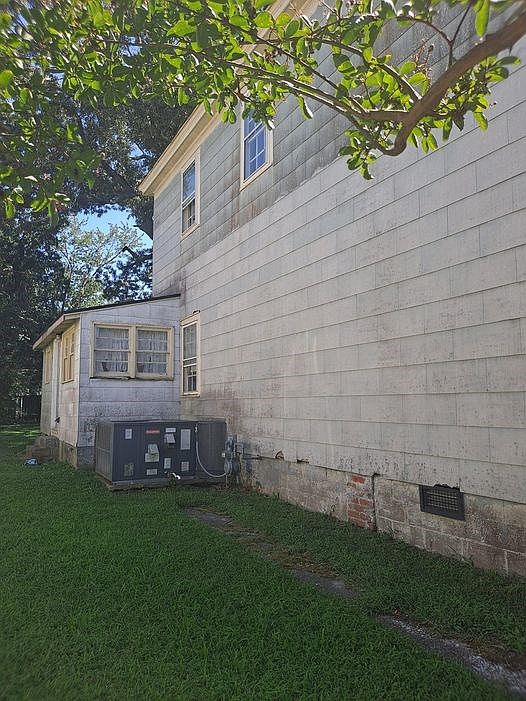 2nd image of 1008 Rapids St